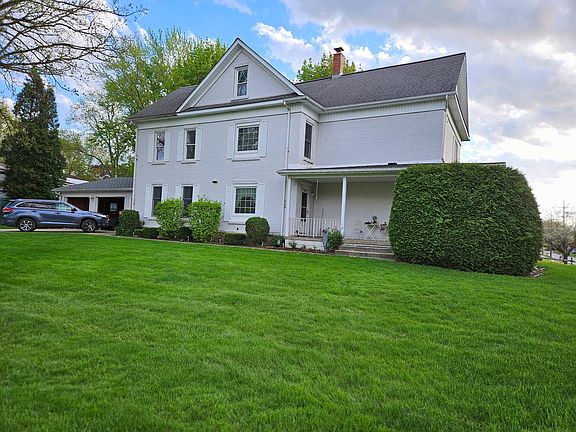 Side view with garage attached