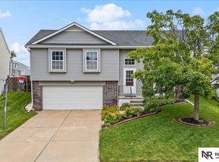 5046 Pinkney St, Omaha, NE 68104 | Zillow