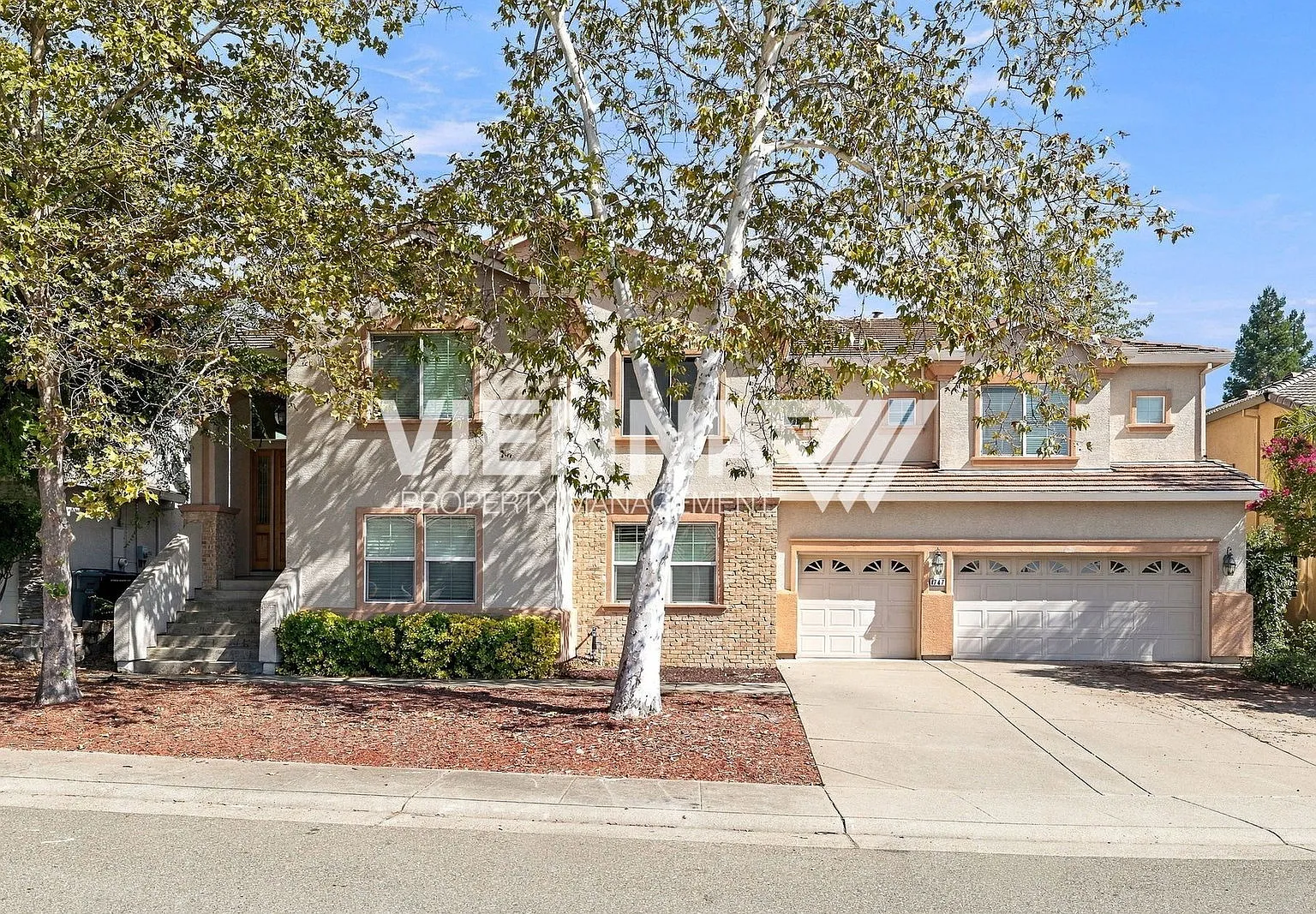 5 bed, 3.0 bath, 3755 sqft, $3,995 — Photo 1