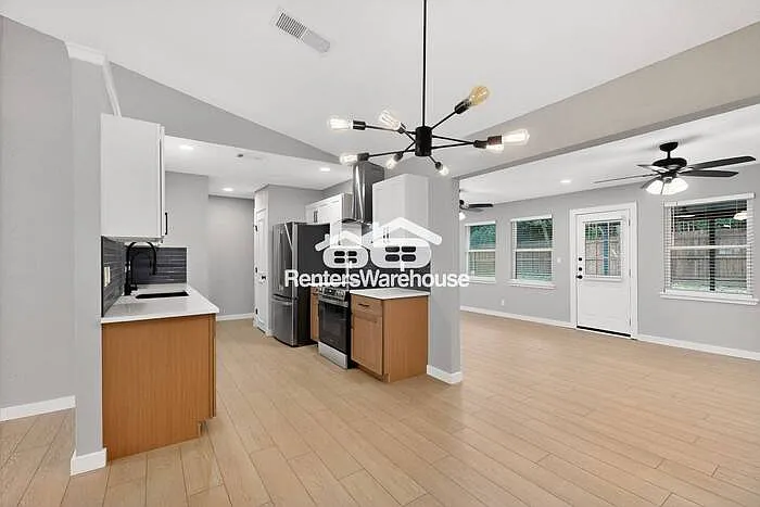 1408 Seely St — Photo 18
