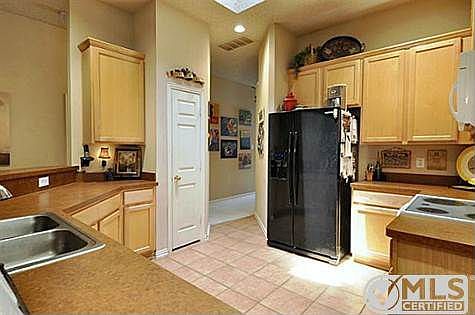 5th image of 5921 Sidney Ln