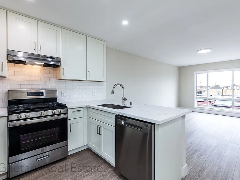 3240-3254 Taraval St #923R — Photo 3