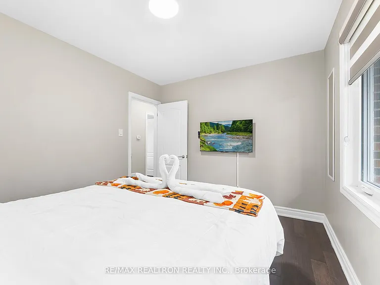 1141 Ritson Rd S — Photo 38