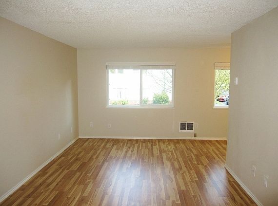 2nd image of 1501-1579 SE Stark St #1557