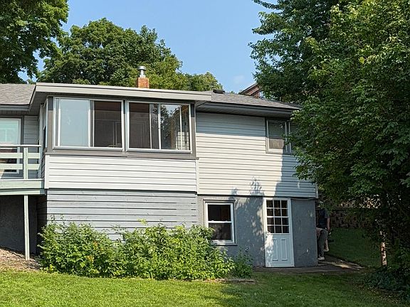 3rd image of 1360 E Shore Dr