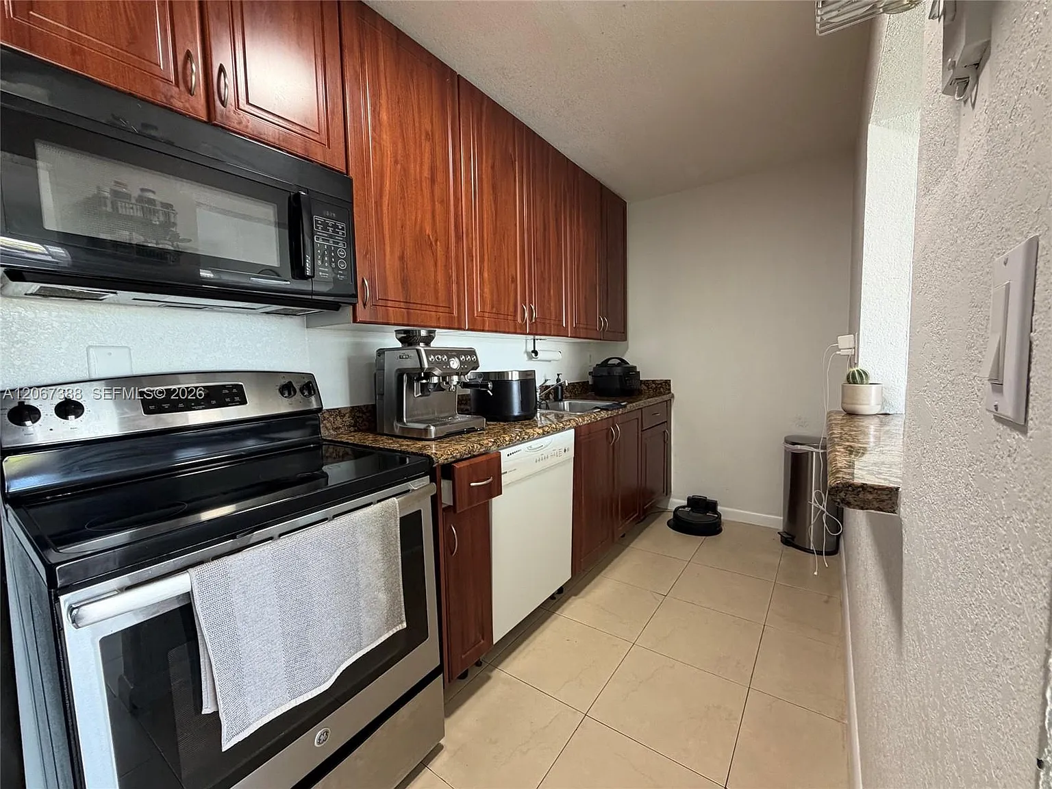 Doral Gardens Condo — Photo 4