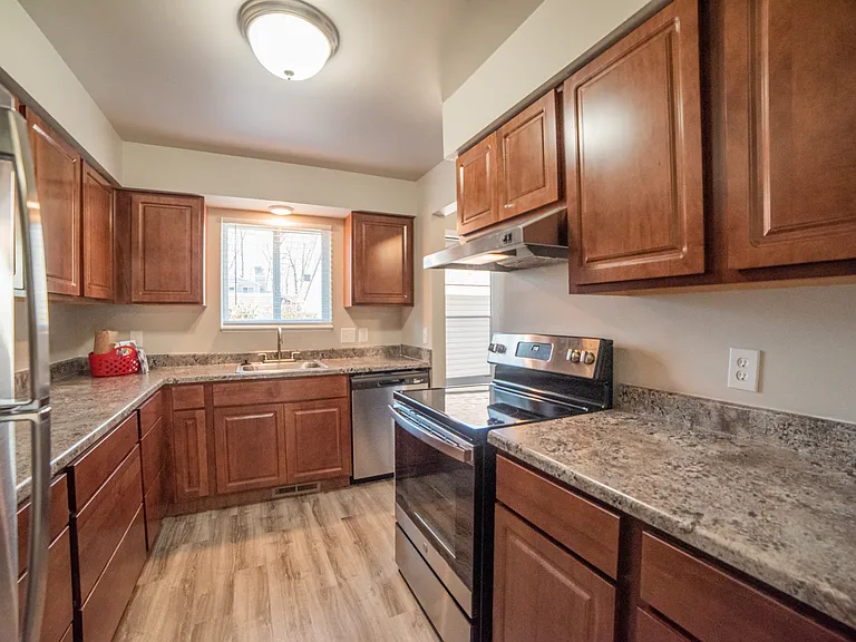 Westwind Townhomes — Photo 12