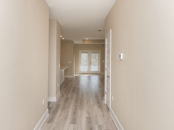 5th image of 1938 Westhill Dr