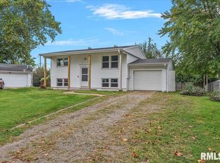 408 Pleasant Ln, Rochester, IL 62563