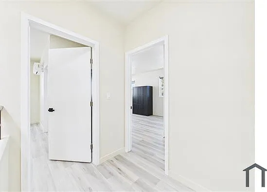 8457 Langdon Ave — Photo 12