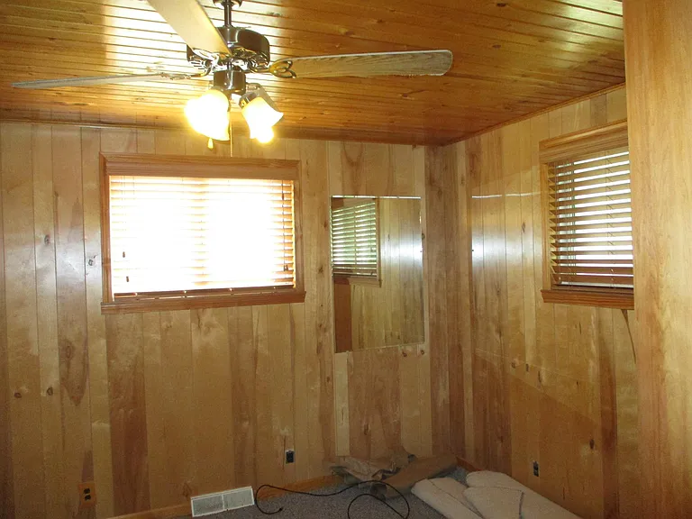 57103 Grand River Ave — Photo 12