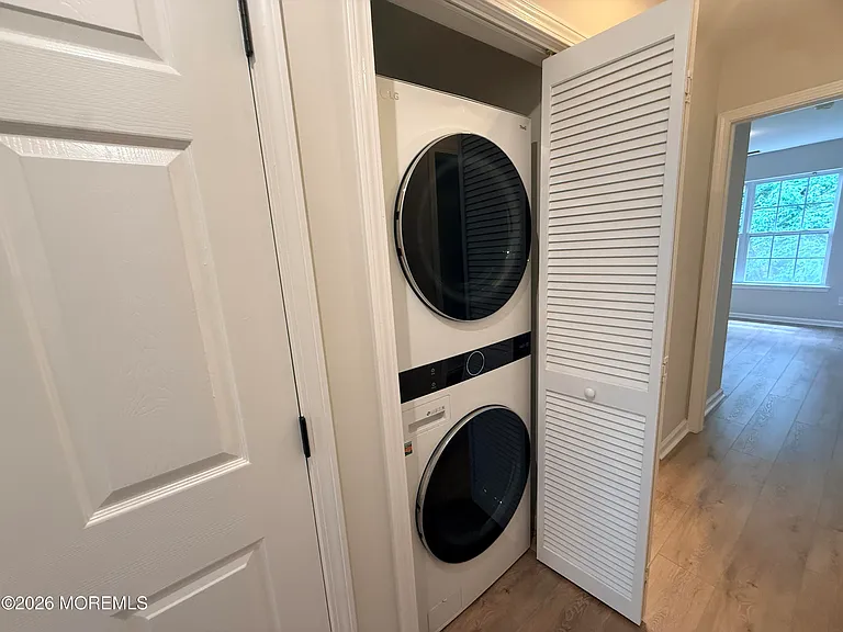 30 Oxford Ct — Photo 21