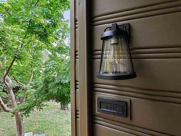 Mid-century Features