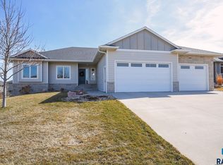 2400 S Canyon Ave, Sioux Falls, SD 57110