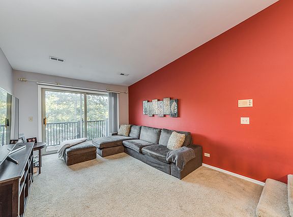 2nd image of 1561 Raymond Dr APT 204