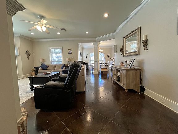 5th image of 5002 Live Oak Dr