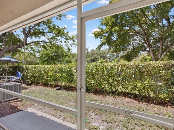 11451 Lakeview Drive #3a, Coral Springs, FL 33071
