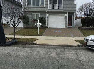461 E Fulton St, Long Beach, NY 11561