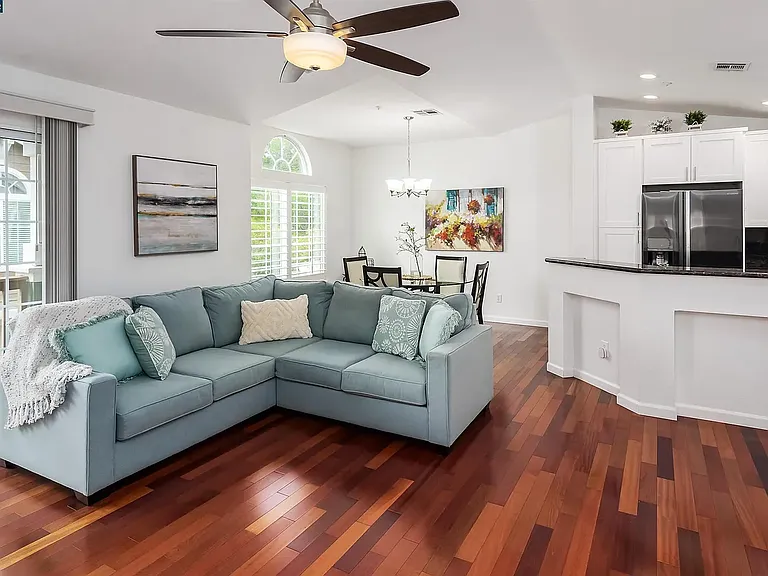 601 Destiny Ln — Photo 2