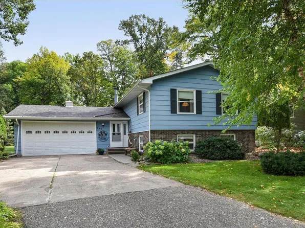 445 Pleasant Ave N, Annandale, MN 55302