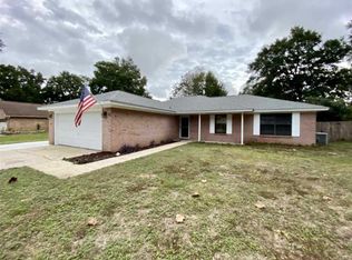 555 Hummingbird Dr, Pensacola, FL 32514