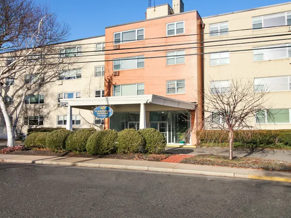 292 Pequot Ave #E2, New London, CT 06320