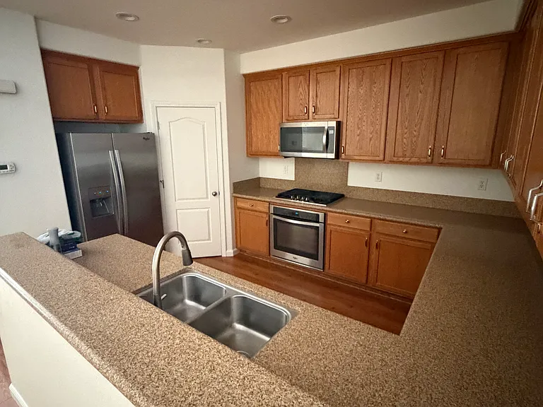 10939 Honeysuckle Way — Photo 16