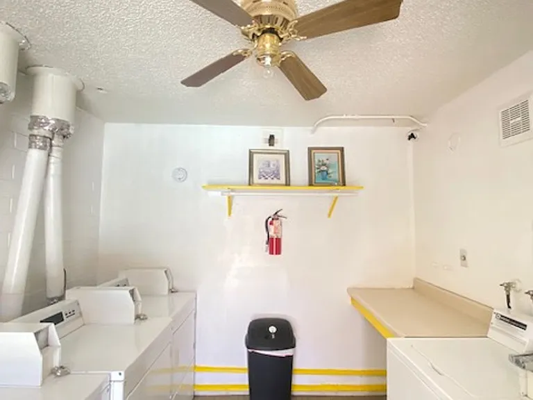 Catalina View Apartments — Photo 9
