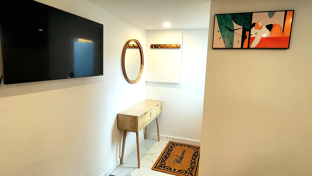 Building Photo - 303 NE 115th St #BASEMENT