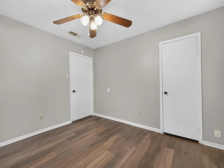 2403 Autumn Springs Ln — Photo 24