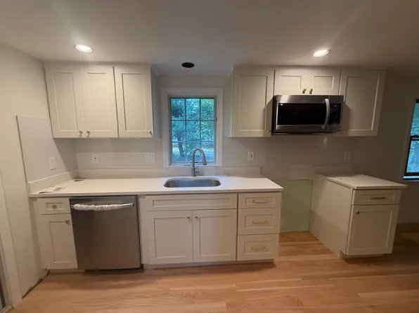 324 Central Ave #Adu, Dedham, MA 02026
