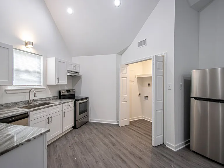 23 Towne Park Court — Photo 3