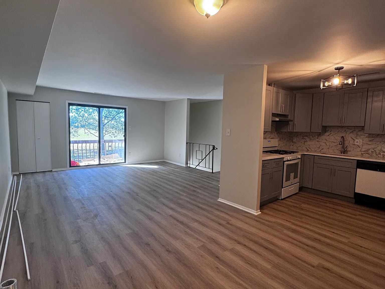 2 bed, 1240 sqft, $1,800 — Photo 4
