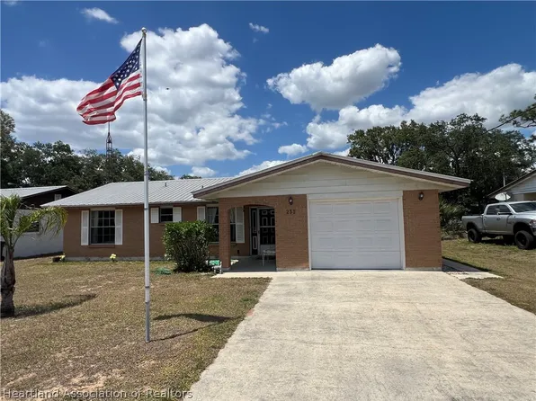 233 E Camphor St, Avon Park, FL 33825