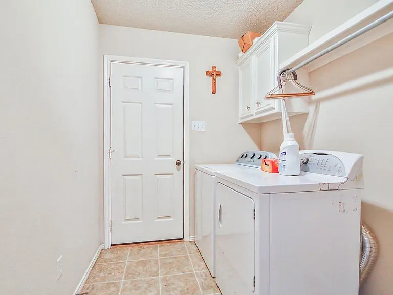 9805 Huron Ave — Photo 10