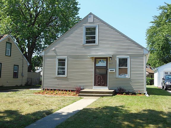 2nd image of 4667 W Montrose Ave