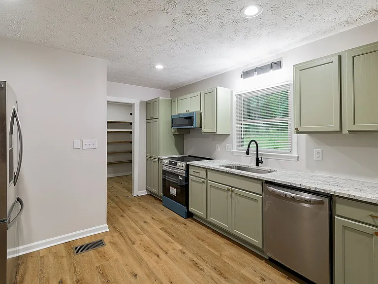 315 Ansley Dr — Photo 14