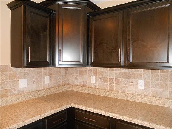 5th image of 221 Fox Xing Lot 221