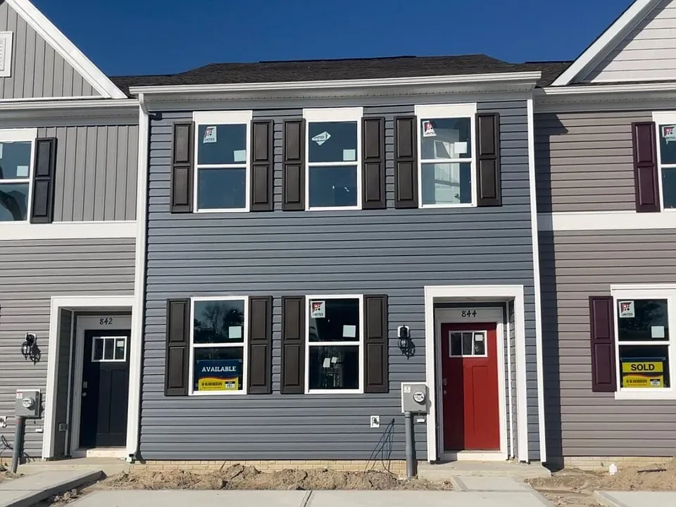 844 Derwent Ln