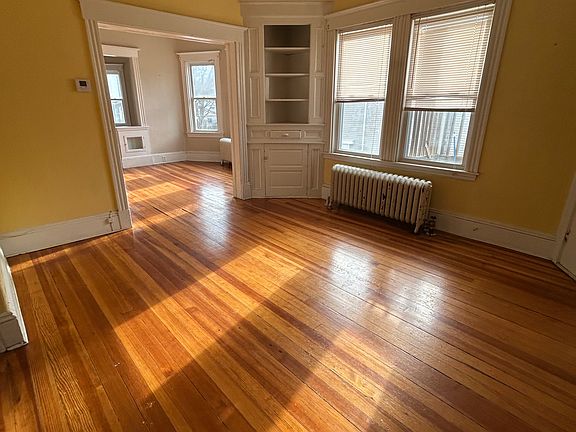 2nd image of 89-91 Armour St #2