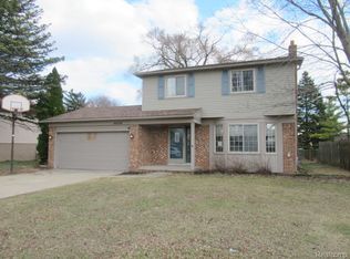 43120 Chaucer Dr, Sterling Heights, MI