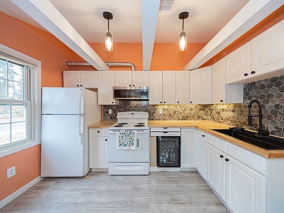 4th image of 321 Winthrop St