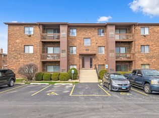 15724 Peggy Ln APT 4, Oak Forest, IL 60452