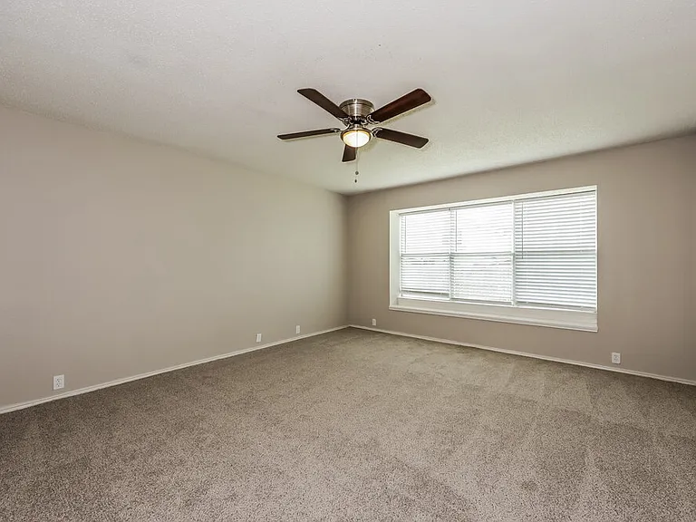 6730 Meadowcrest Dr — Photo 9