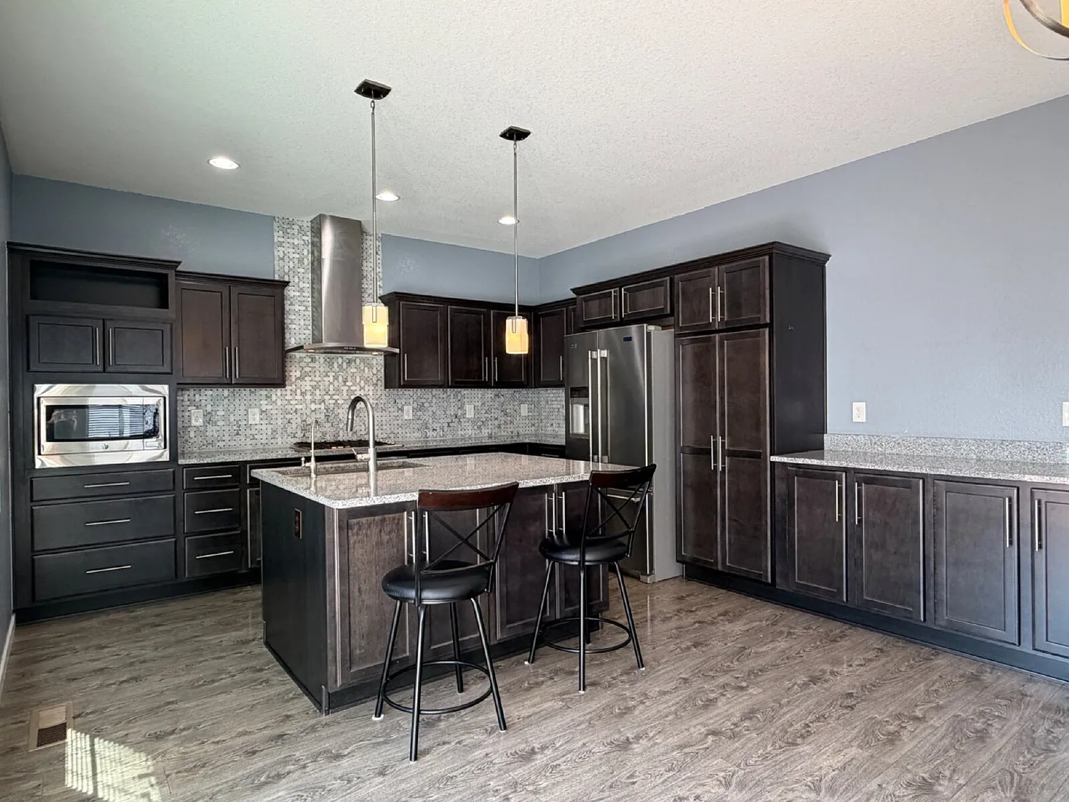 3 bed, 2.5 bath, 2147 sqft, $2,995 — Photo 2