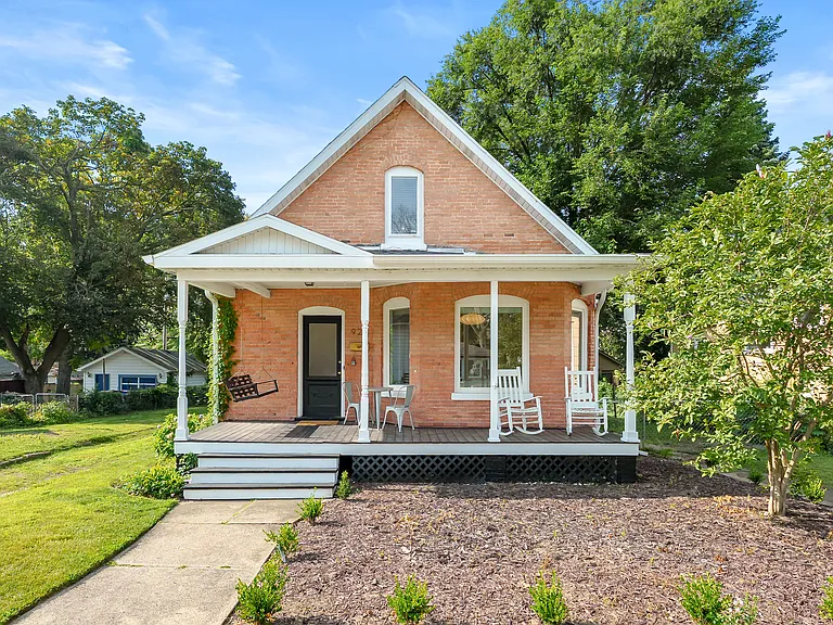 920 Wisconsin Ave — Photo 1