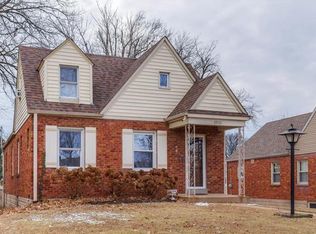 8910 Sycamore Ct, Saint Louis, MO 63114