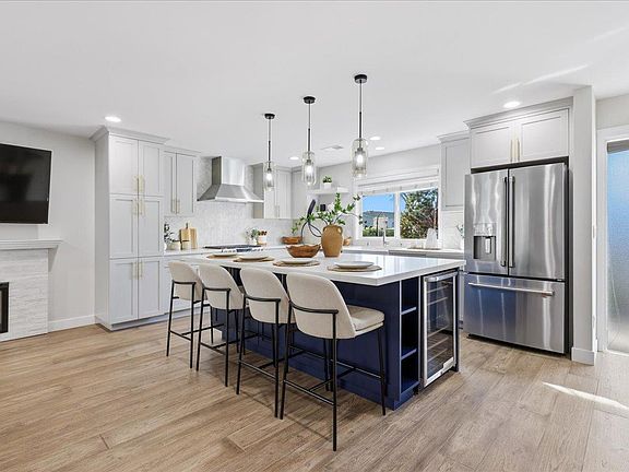 3rd image of 664 San Pedro Ave
