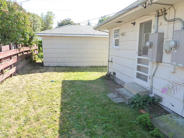 855 W 19th Ave — Photo 21