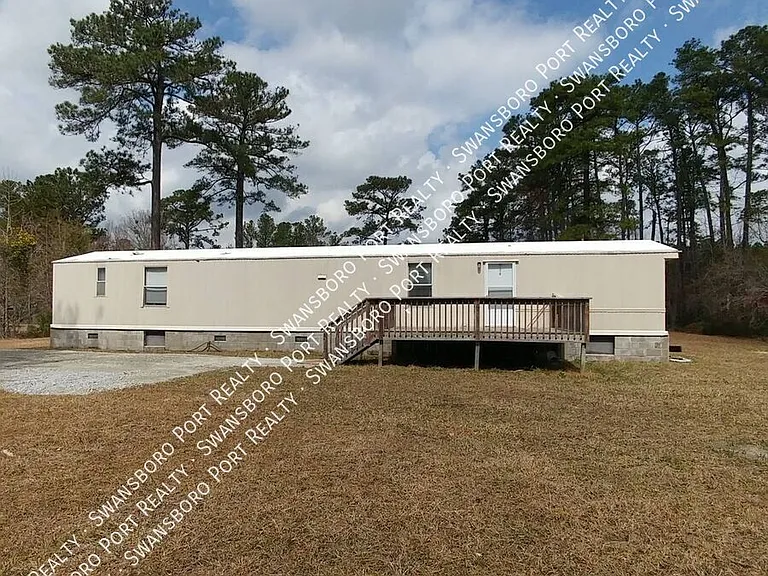 110 Poston Dr — Photo 1